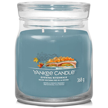 Evening Riverwalk Signature Candle (večerná prechádzka pri rieke) - Vonná sviečka
